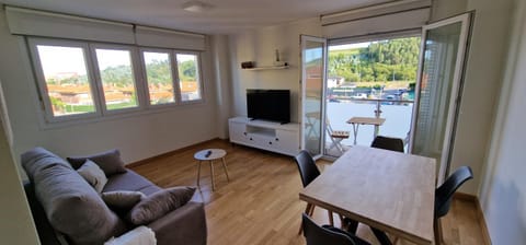 TV and multimedia, Living room, Dining area