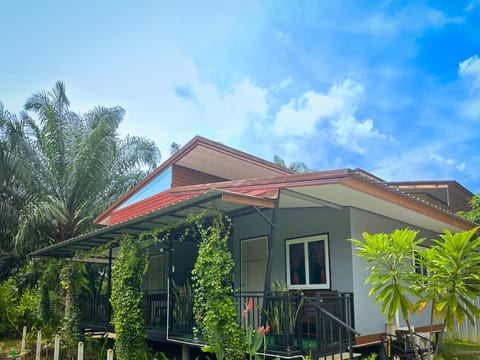 Property building, Day, Garden, Garden view