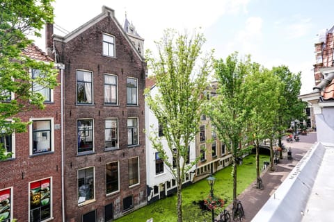 Beautiful Apartment With Loft Condominio in Delft
