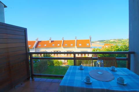 View (from property/room), Balcony/Terrace, Dining area