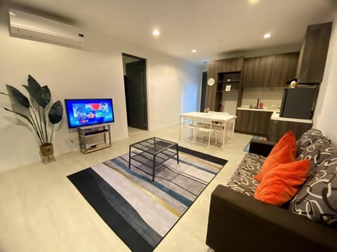 Rehat Guest House, The Square, One City, USJ25 Apartment in Subang Jaya