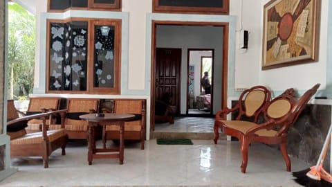 Embun Pagi Bed and Breakfast in Batu