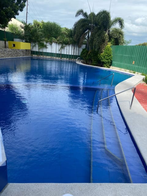 Anuva Suite ( Free Swimming Access) Condo in Muntinlupa
