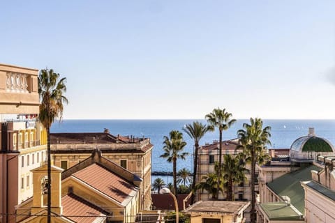 City view, Sea view