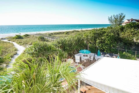 Sand Pebble Resort Hotel in Treasure Island