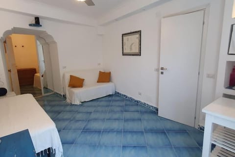 Marbnb Appartamenti Ponza Centro porto Appartamento Palma Apartamento in Ponza