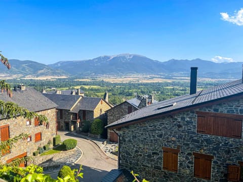 Casa Elegancia Pleta de Saga Chalet in Cerdanya