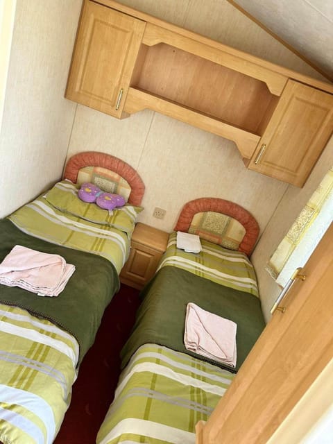 S407 8 BERTH 3 BED CARAVAN GOLDEN PALM Campeggio /
resort per camper in Chapel Saint Leonards