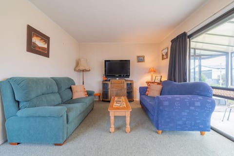 Glenfiddich Lodge - Te Anau Holiday Home House in Te Anau