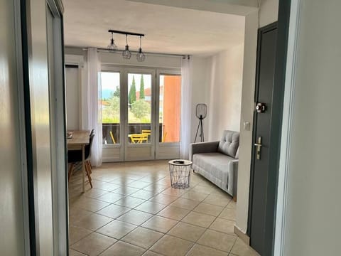 T3 6 personnes avec terrasse, wifi, climatisation Apartment in Canet-en-Roussillon