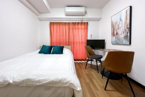 Bed, Seating area, Bedroom, air conditioner