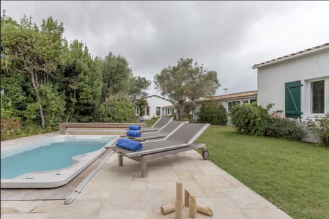 Beautiful villa 4BR with jacuzzi near the beach Villa in La Couarde-sur-Mer