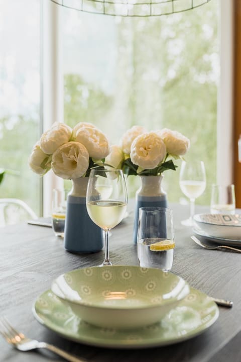 Food and drinks, Dining area