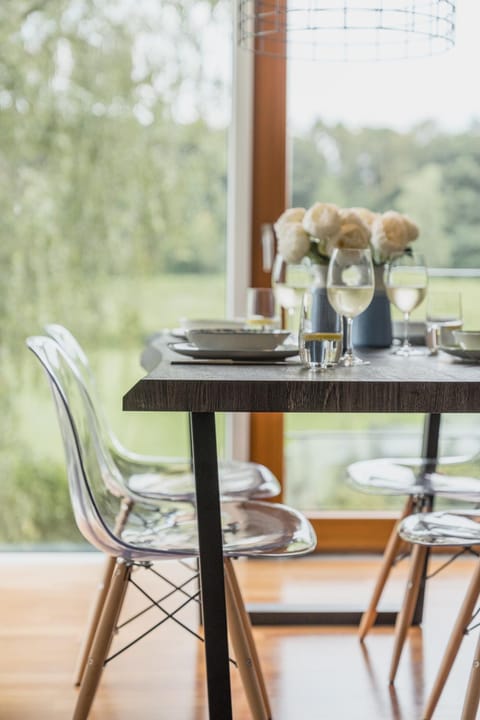 Food and drinks, Dining area