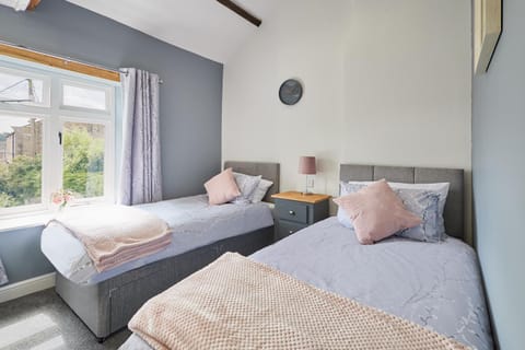 Host & Stay - Castle View Cottage House in Barnard Castle