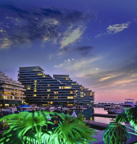 Voyage 5 Star Al Hadeel Sunset Sea View Condo in Abu Dhabi
