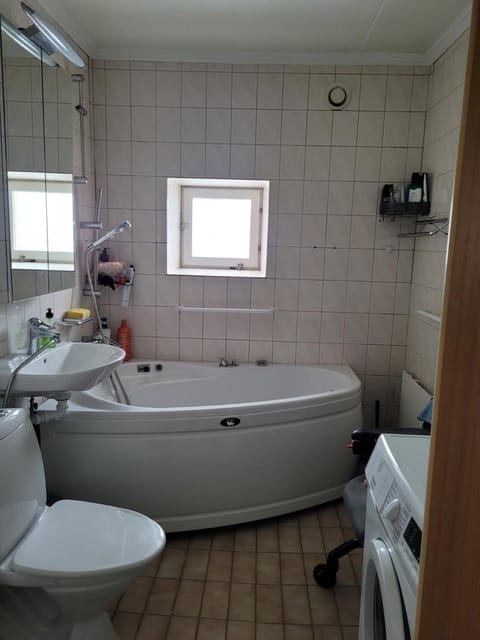 Bathroom, Bath