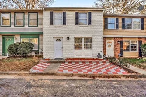 Spacious 3BR 2BA House Apartment in Roswell