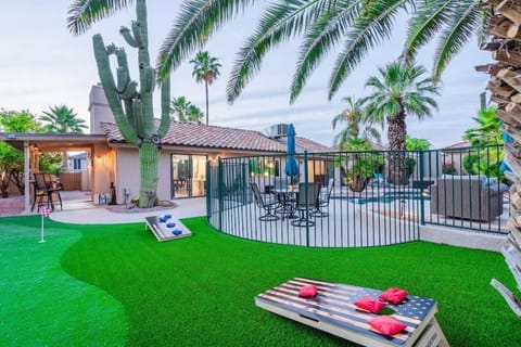 Oraibi Oasis-A Phoenix Paradise- Pool, Spa, Putting Green, EV Charger Haus in Desert Ridge