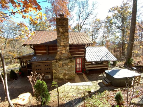 Property building, Hot Tub, Mountain view, flat iron