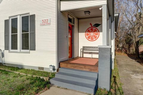 NEW! Orange Street Downtown Cottage House in Hot Springs