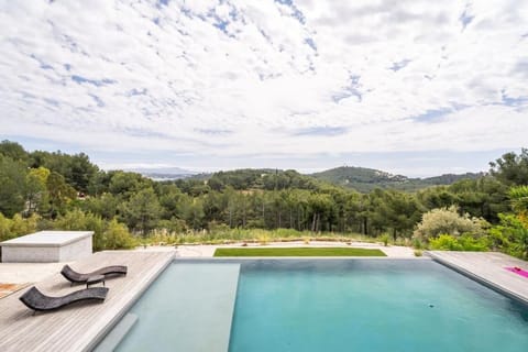 Villa vue mer et pinède Villa in La Cadière-d'Azur