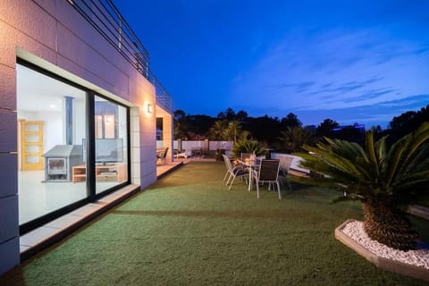 Garden, Balcony/Terrace