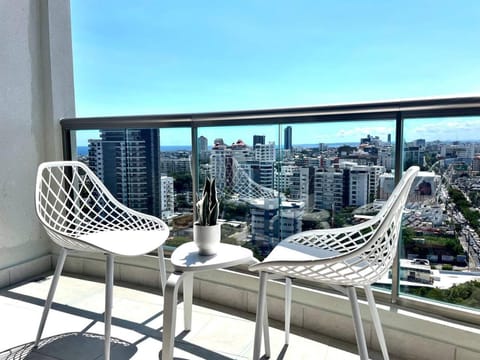 SuiteDeluxe 1 bdr Ocean View, Pool, Saune, GYM apt i 14 Apartment in Distrito Nacional