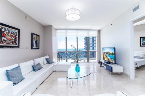 Luxury Oceanfront Sunny Isles Beach Three bedrooms Condo in Sunny Isles Beach