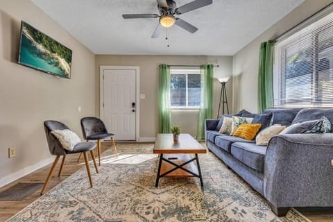 Quiet Abode Just A Few Mins From ATL Airport House in College Park