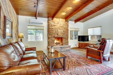 Sedona Home with Private Hot Tub and Red Rock Views! Casa in Sedona