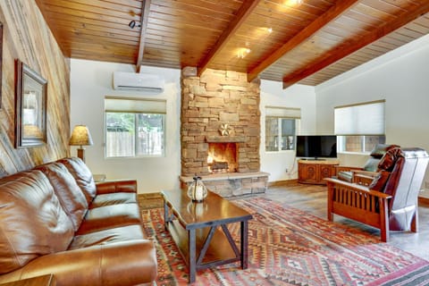 Sedona Home with Private Hot Tub and Red Rock Views! Haus in Sedona