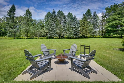 Warwick Vacation Rental with Private Yard and Fire Pit Haus in Vernon Township