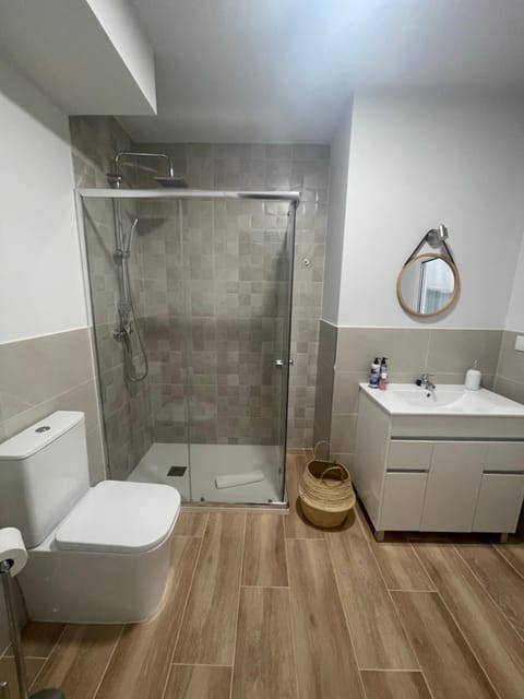 Shower, Toilet, Bathroom