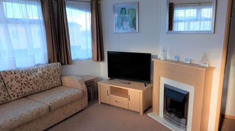 Carnaby Holiday Caravan, West Sands, Selsey Casa in Selsey