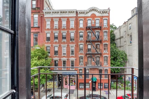 East Village 2br w balcony wd nr subway NYC-1191 Appartamento in East Village