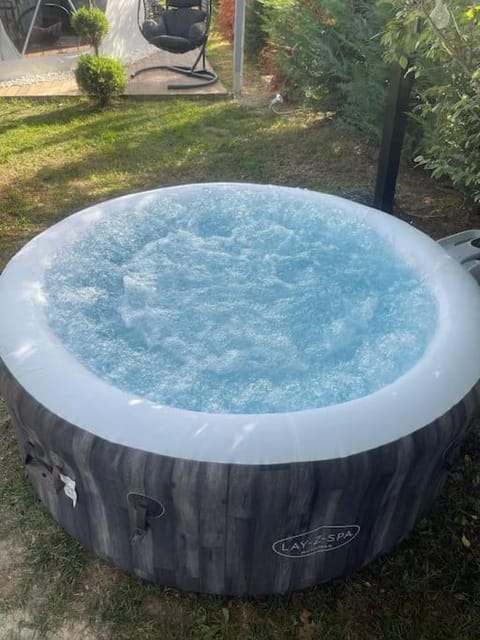 Hot Tub, Hot Tub