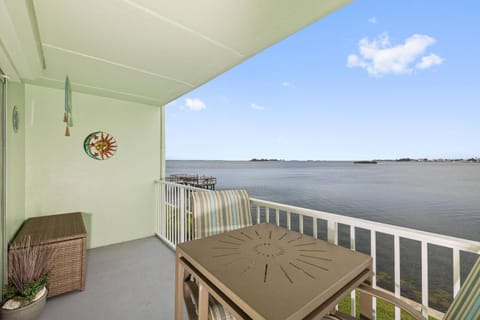 Stunning 2nd Story Views Casa in Palm Harbor