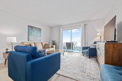 Stunning 1st Floor Views Casa in Palm Harbor