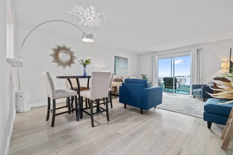 Stunning 1st Floor Views Maison in Palm Harbor