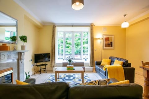 31 - Stunning Duplex By Shortstays House in Galway