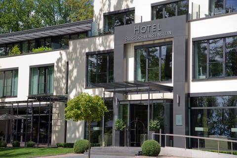 Relais & Châteaux Hotel Burg Schwarzenstein Hôtel in Oestrich-Winkel