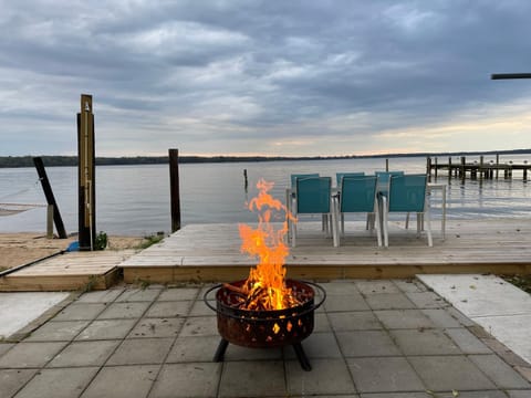 Waterfront Home with Private Beach, Stunning Views House in Chesapeake Bay