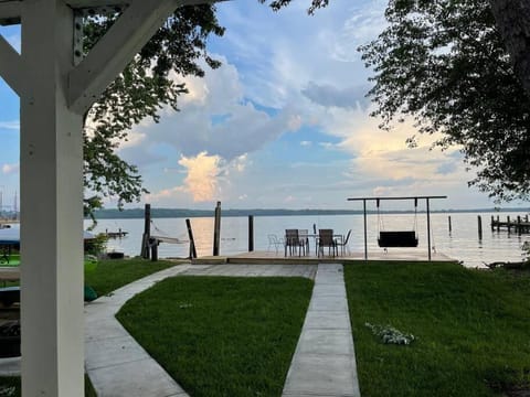 Waterfront Home with Private Beach, Stunning Views House in Chesapeake Bay