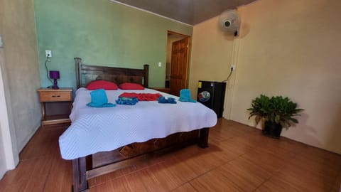 Cabina Aventuras Corcovado Gittana Tours Bed and Breakfast in Puntarenas Province