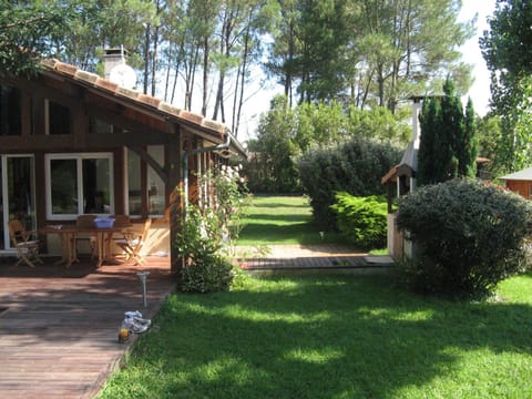 Maison avec piscine proche Contis plage (LANDES) House in Saint-Julien-en-Born