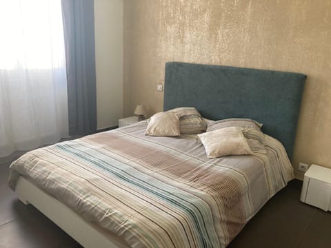 Appartement Le 100m2 Apartment in Marseille