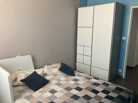 Appartement Le 100m2 Apartment in Marseille