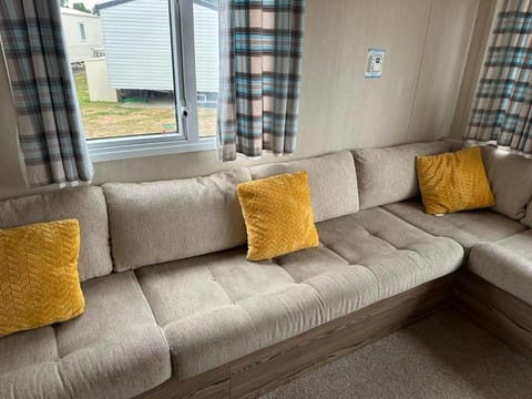 Seawick Caravan 922 Campground/ 
RV Resort in Tendring District