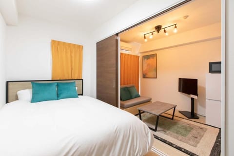 Bed, TV and multimedia, Living room, Bedroom, minibar